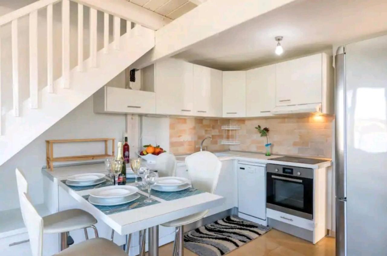 Govino Bay Luxury Beach Loft Apartment Danilia Buitenkant foto